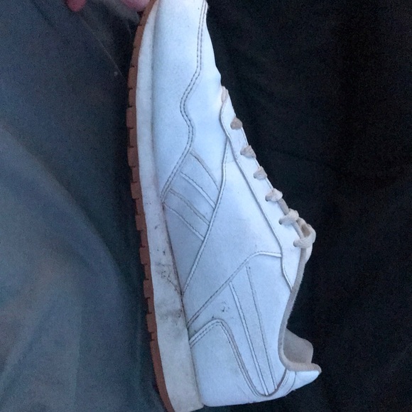 White Reebok’s - Picture 2 of 3